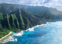 Wybrzeże Na Pali na Hawajach o poranku